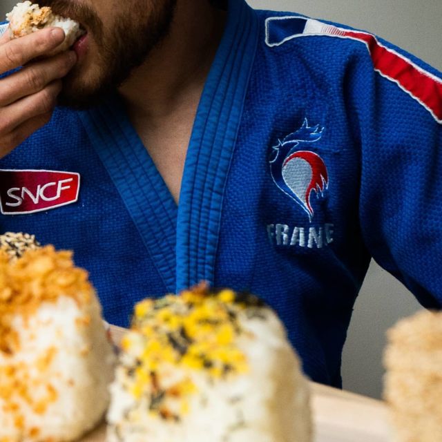 On dirait que quelqu'un apprécie nos onigiris, ça nous donne des idées !  Stay tuned !  #onigiriz #onigiri #judo #柔道 #ippon #japan #japanesefood #japanesesnacks #streetfood #surprise #omusubi #yummy #miam #glouton  Crédit photo : @mx_odt